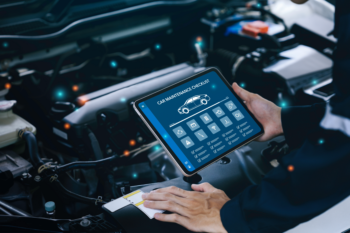 Outil de diagnostic utilisé pour vérifier un véhicule